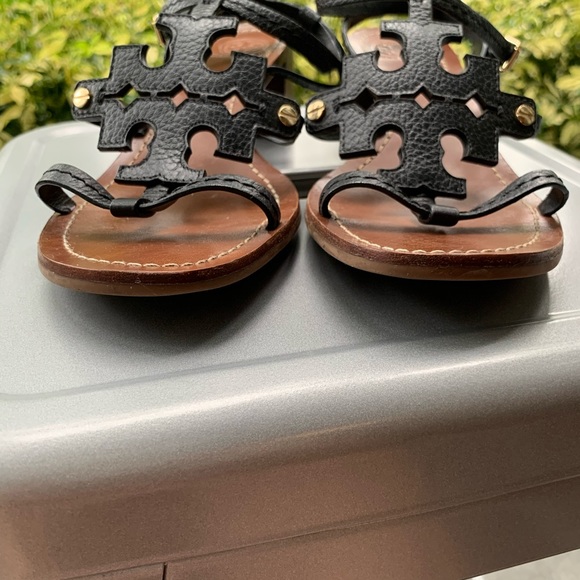 Tory Burch Phoebe Leather Logo Sandal - Picture 5 of 11